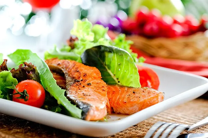 Grilled salmon with fresh salad